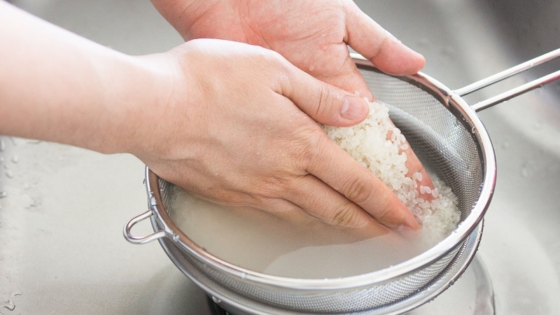 Why is rice broth useful, how to prepare it correctly and for what purposes to use it