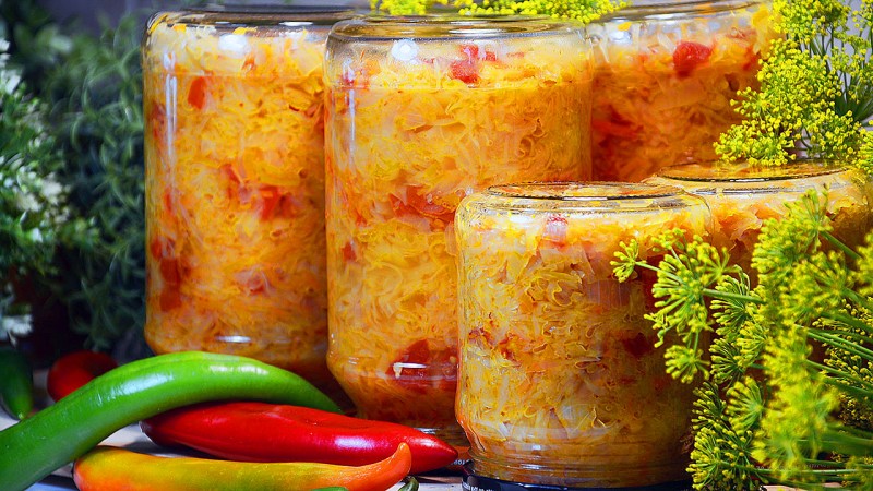 Cooking a dressing for carrot soup for the winter