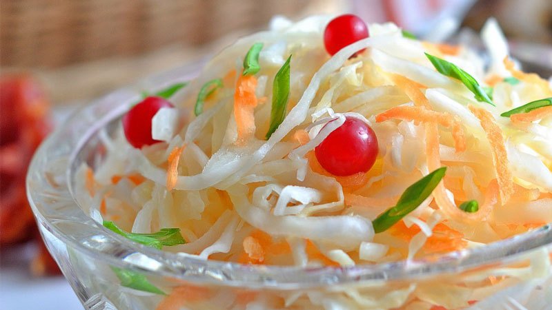 How to prepare delicious sauerkraut for the winter