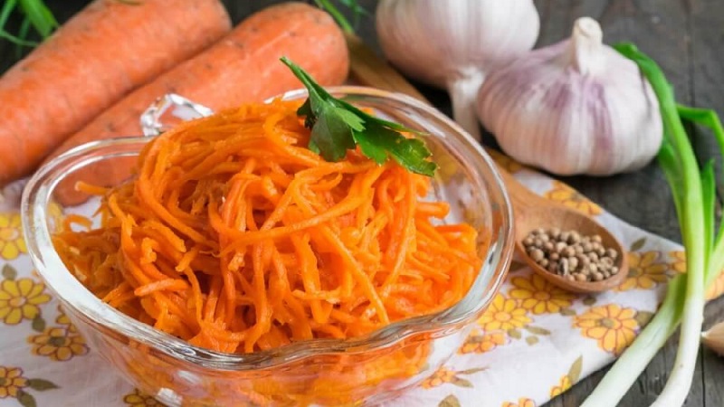 We prepare delicious Korean carrots for the winter without sterilization in jars