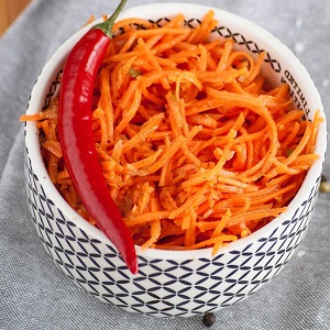 How to deliciously prepare Korean-style carrots for the winter in jars