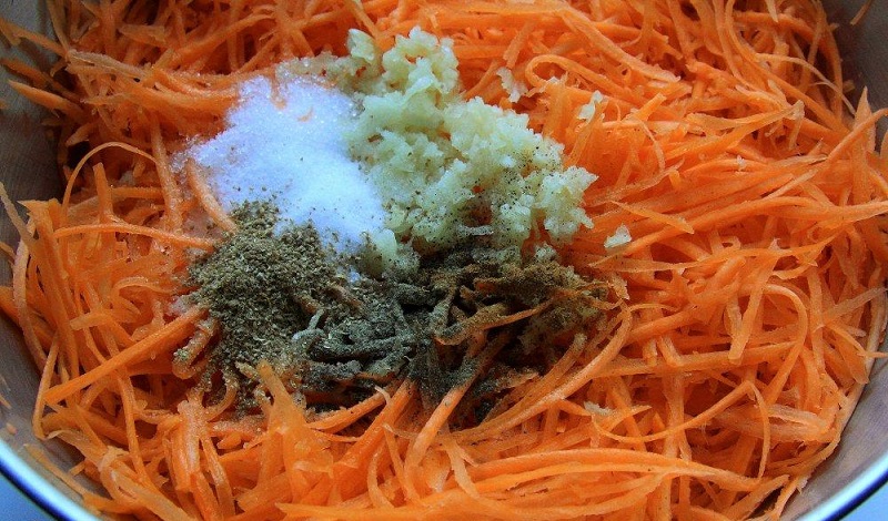 How to deliciously prepare Korean-style carrots for the winter in jars