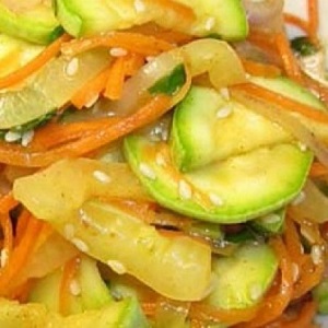 How to deliciously prepare Korean-style carrots for the winter in jars