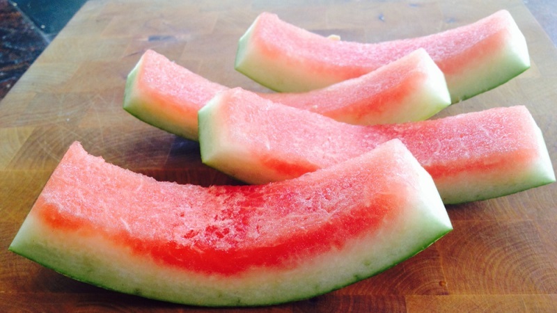 Do not throw away watermelon peels: beneficial properties for the human body