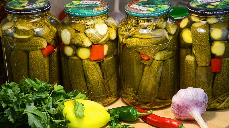 A selection of the most delicious recipes for pickled cucumbers with mustard for the winter