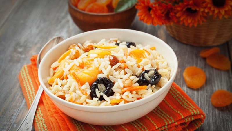 Useful properties and calorie content of rice