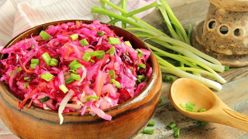 The best recipes for sauerkraut with horseradish and beets