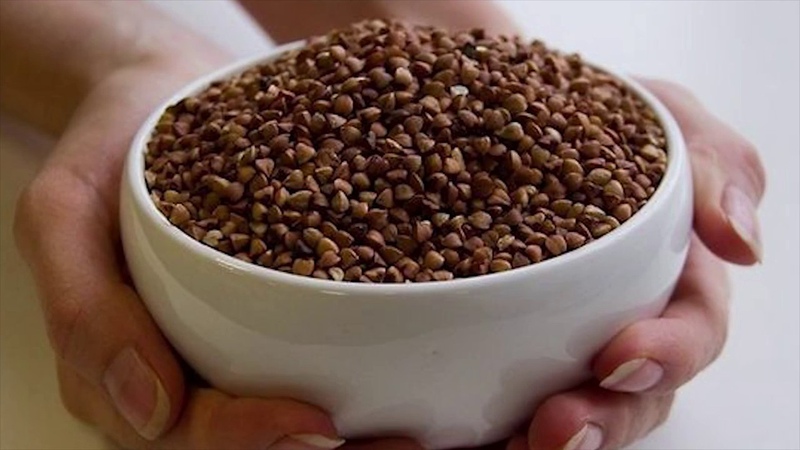 What is the danger of low hemoglobin and how buckwheat increases it