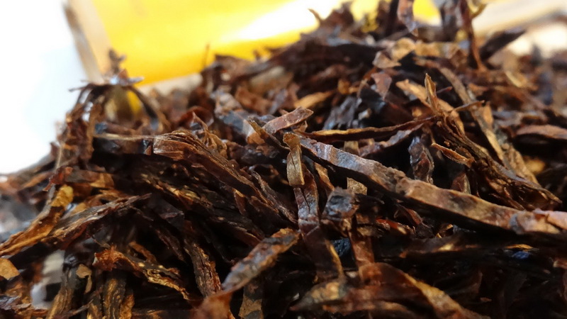 What are the benefits of tobacco and what harm does it cause to the body