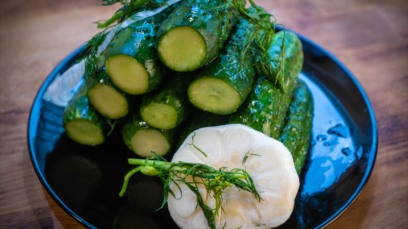 Delicious crispy lightly salted cucumbers: how to cook with cold pickle