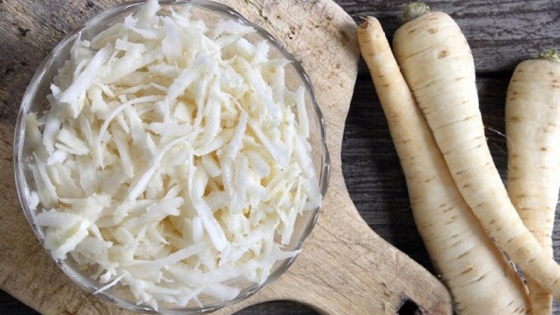 Healing parsley root: medicinal properties and contraindications
