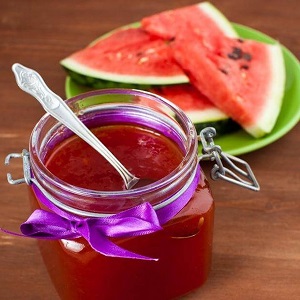 Is it possible to eat overripe watermelon and what to cook from it