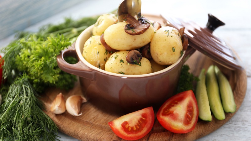 Is there diarrhea or constipation from potatoes and is it possible to eat it in such cases