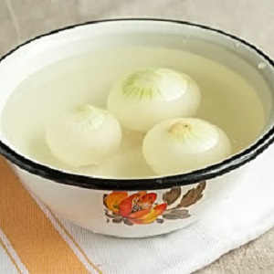 What to do with peeled onions: how to keep them longer