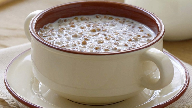 Cooking cereals is easy and simple without cooking: how to steam buckwheat overnight and how is it useful