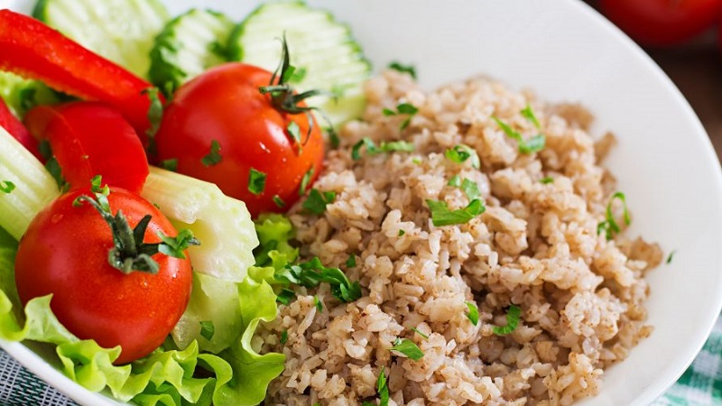 Cooking cereals is easy and simple without cooking: how to steam buckwheat overnight and how is it useful