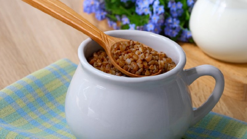 Cooking cereals is easy and simple without cooking: how to steam buckwheat overnight and how is it useful