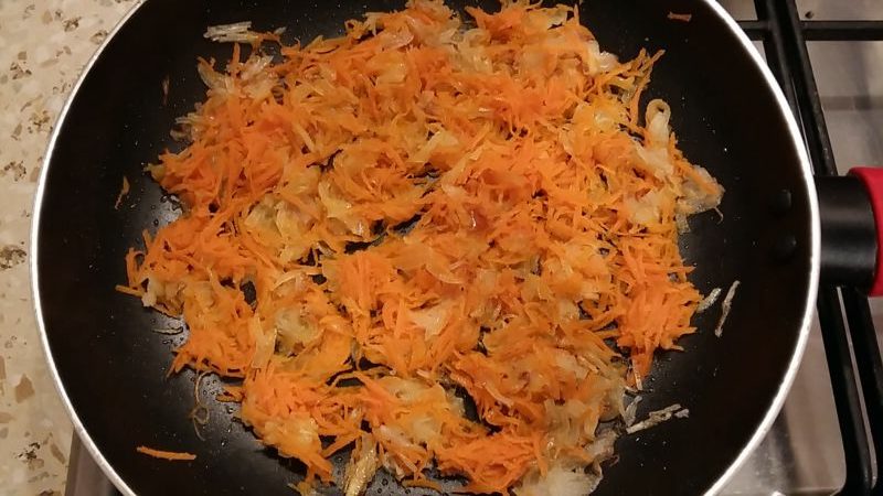How to fry onions properly: the best ways and delicious recipes