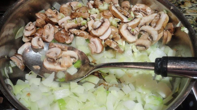 How to fry onions properly: the best ways and delicious recipes