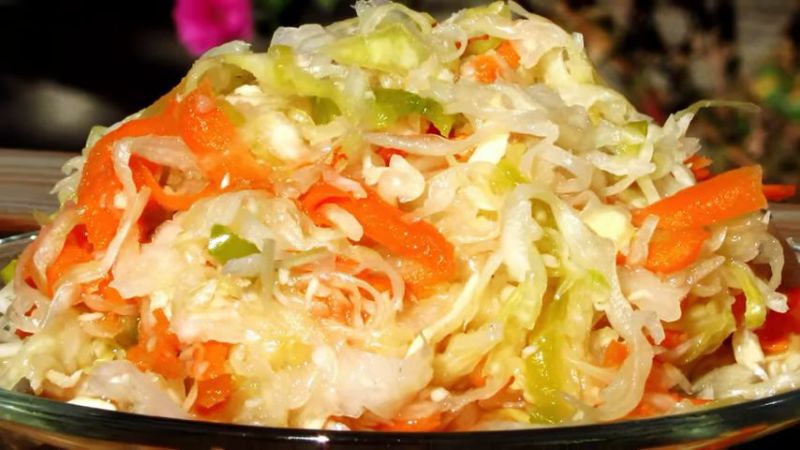 How to cook sauerkraut with horseradish and carrots tasty and simple