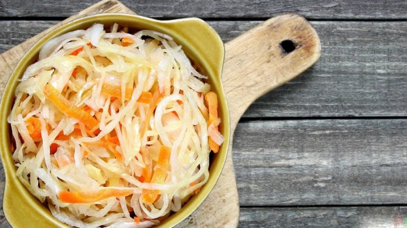 How to cook sauerkraut with horseradish and carrots tasty and simple