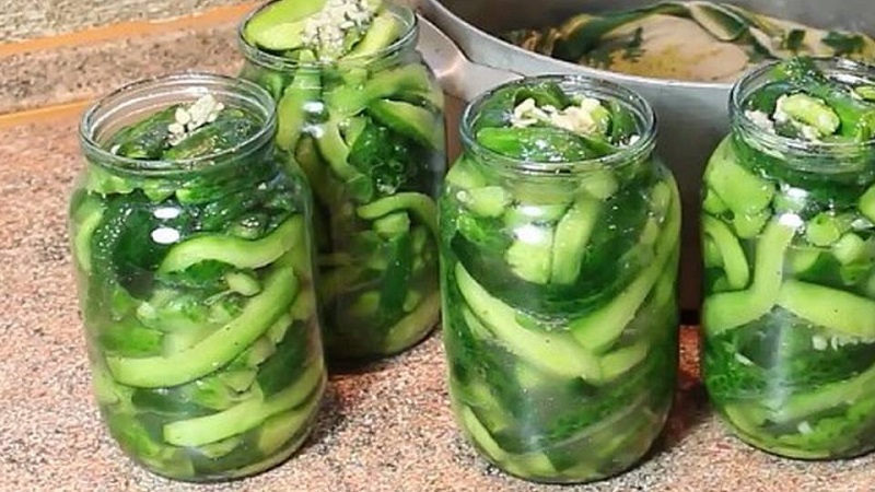 Features of pickling large cucumbers
