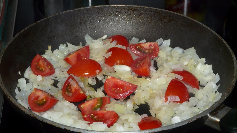 Useful properties of stewed onions for the body and the most delicious recipes