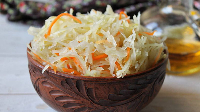 Proper storage of sauerkraut in the refrigerator: how much is stored and how to extend the shelf life
