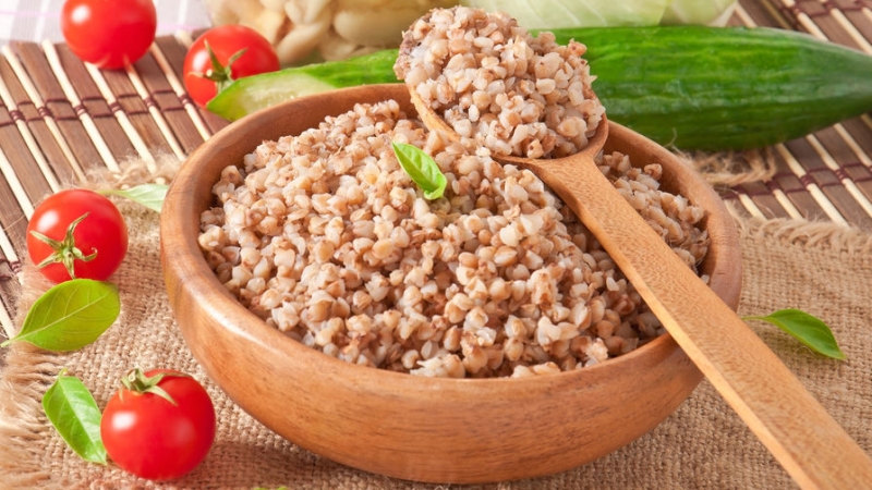 What will happen if there is buckwheat every day and to whom such a diet is contraindicated
