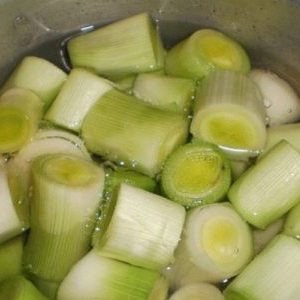 How to keep leeks for the winter: drying, freezing and the best recipes for preparations