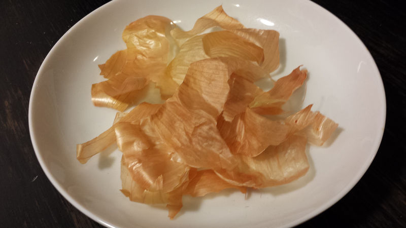 Why is onion peel decoction useful and how it can be used
