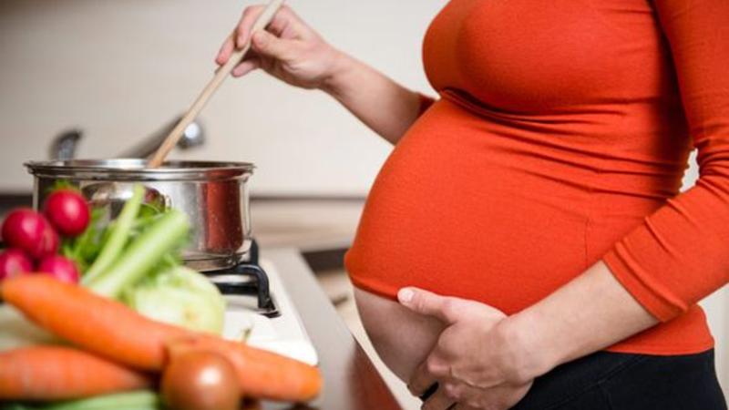 In what trimester is it useful to eat carrots during pregnancy