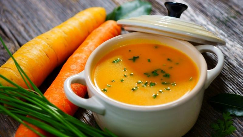 How to eat carrots for various forms of gastritis