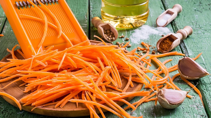 In what trimester is it useful to eat carrots during pregnancy