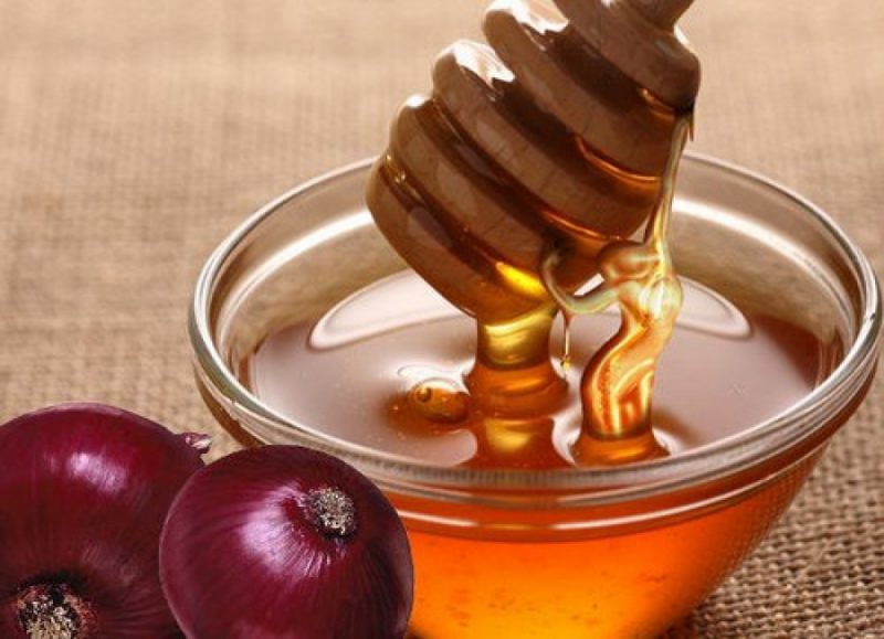 The healing properties of onions with honey: the best recipes for baby cough