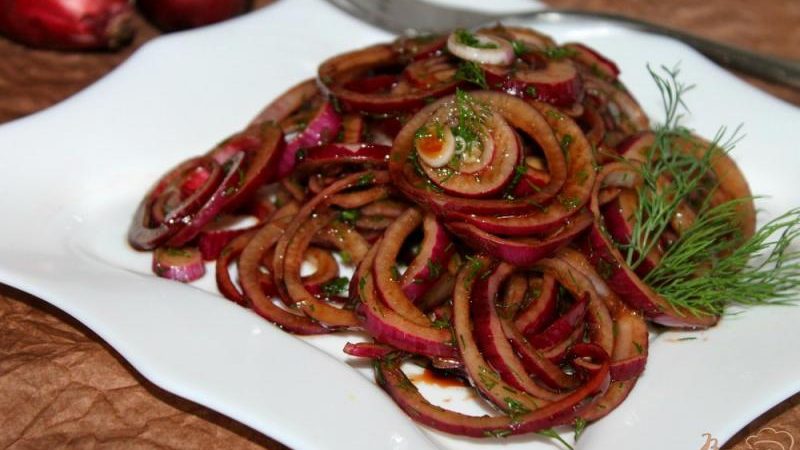 What happens if you fry red onion instead of white and is it possible to do this
