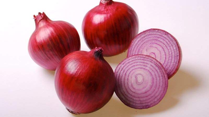 What happens if you fry red onion instead of white and is it possible to do this