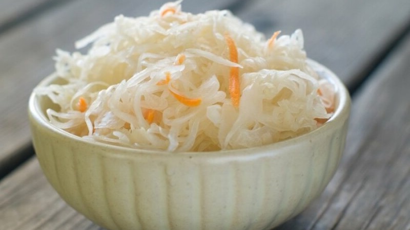 What is healthier: sauerkraut or salted cabbage, and how they differ