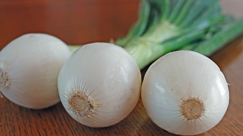 What can you use white onions for?