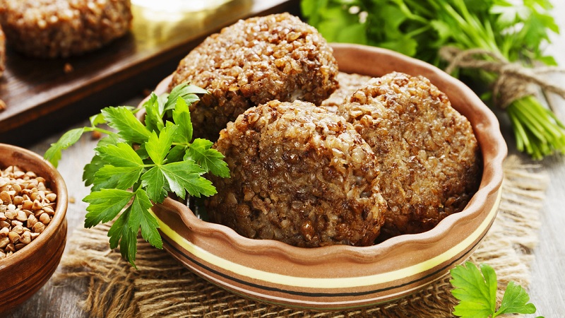 How buckwheat affects blood pressure: raises or lowers