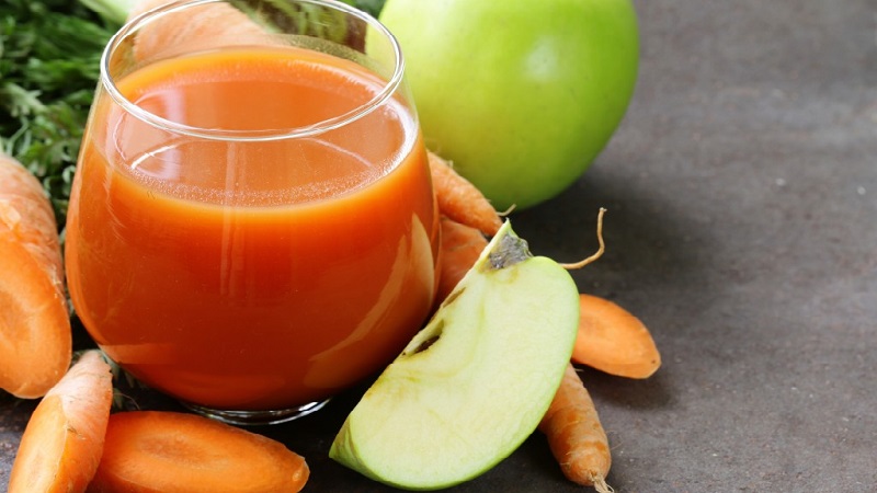 How to prepare juice from apples and carrots from a juicer for the winter