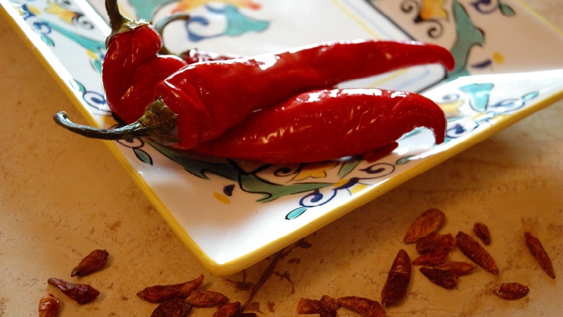 How to salt hot peppers for the winter without sterilization: the best recipes and recommendations for closing jars