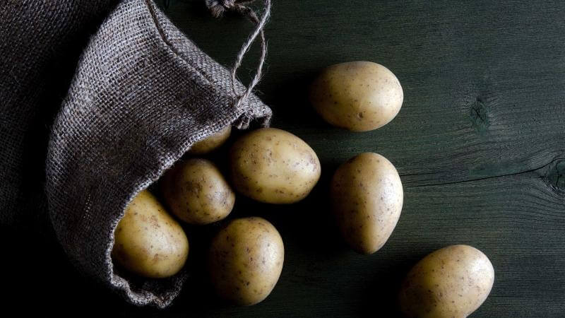 What is the maximum shelf life of potatoes and how to extend it