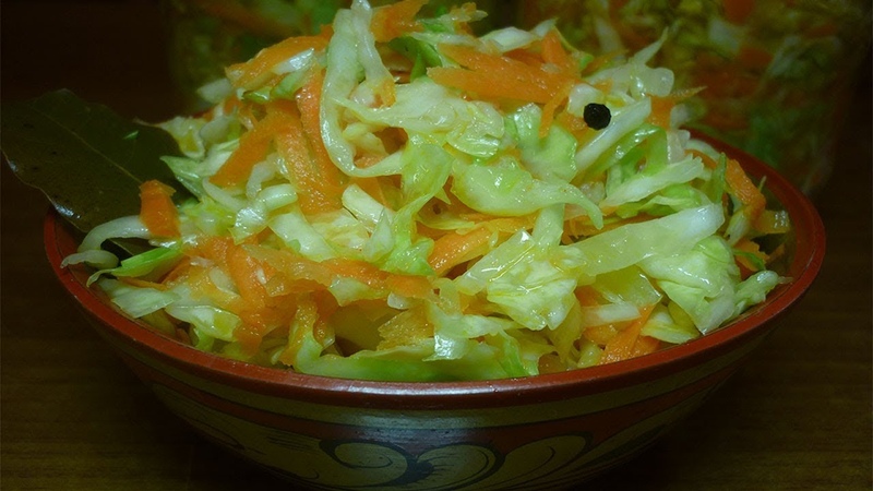 The best recipes for pickled cabbage with horseradish from experienced housewives