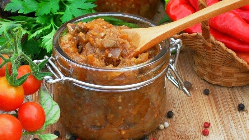 The best recipes for the winter without sterilization: eggplant caviar.