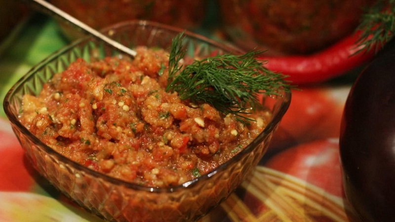 The best recipes for the winter without sterilization: eggplant caviar.