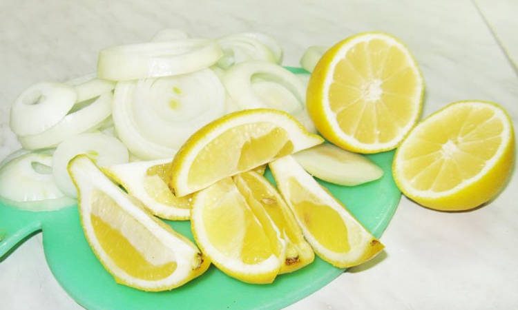 How to use onions to treat a runny nose and nasal congestion in adults