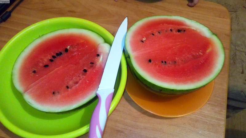 Is it possible to eat pink watermelon and why is it so