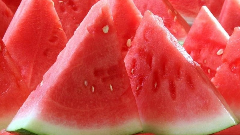 Is it possible to eat pink watermelon and why is it so