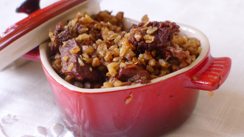 Is it possible to lose weight on buckwheat with meat and what is its calorie content